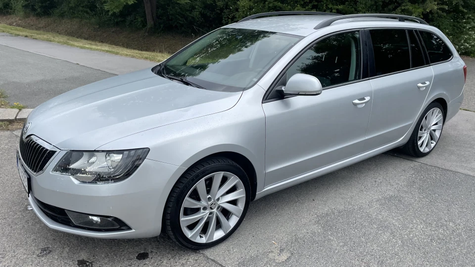 Skoda Superb Combi 2