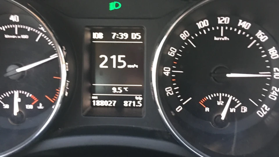 Skoda Superb Combi 2