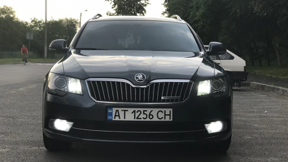 Skoda Superb Combi 2
