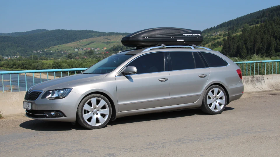 Skoda Superb Combi 4