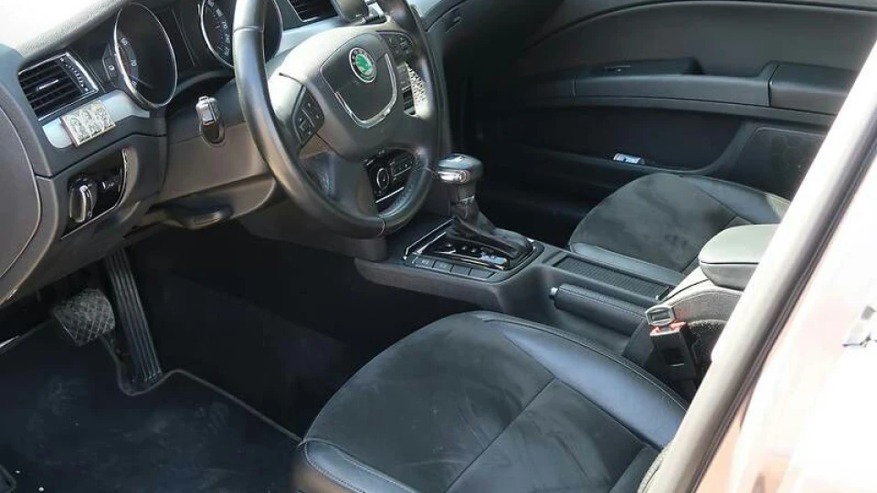 Skoda Superb Combi 1.8 DSG 7 4