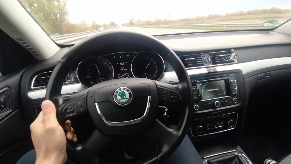 Skoda Superb Combi 1.8 tsi panamera 4