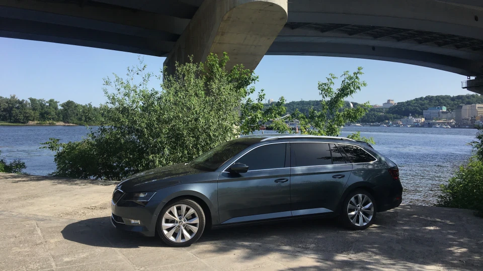 Skoda Superb Combi 2.0 TDI 4