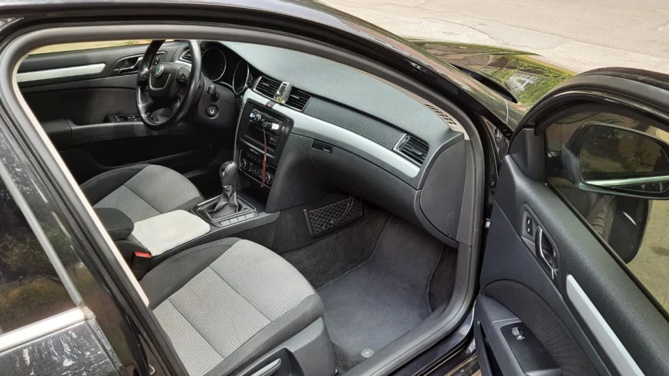 Skoda Superb Combi 2,0 tdi 3