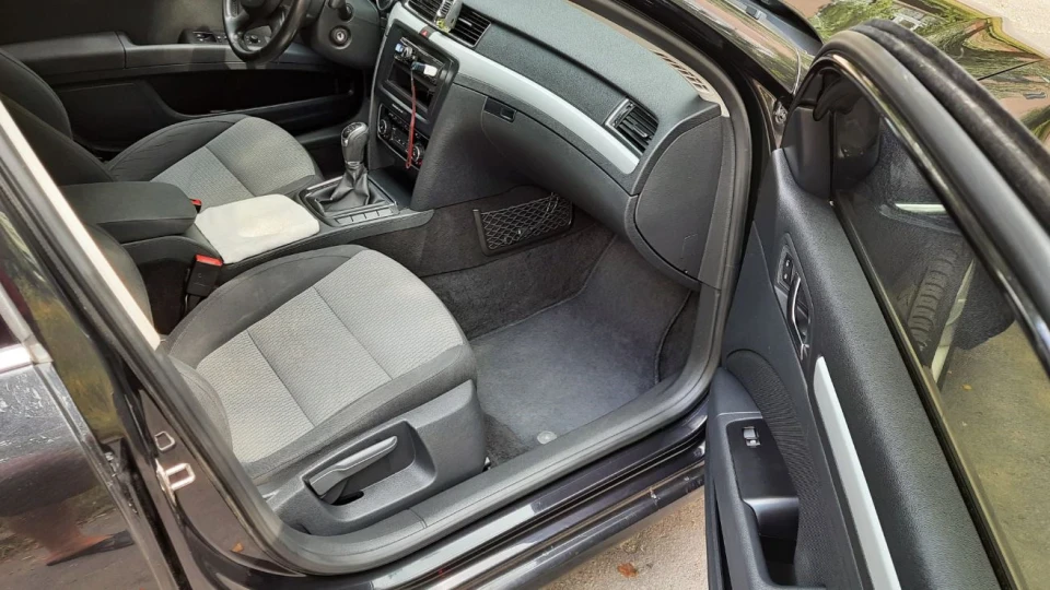 Skoda Superb Combi 2,0 tdi 5