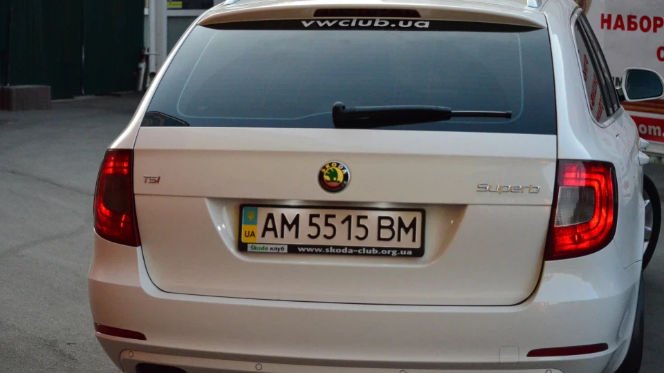 Skoda Superb Combi Білий ТЕПЛОХІД 5