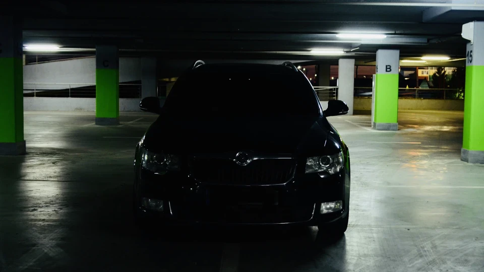 Skoda Superb Combi Чорний теплохід 2