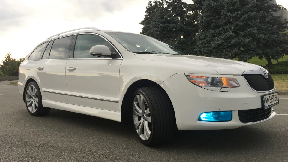 Skoda Superb Combi Elegance 1.8 2