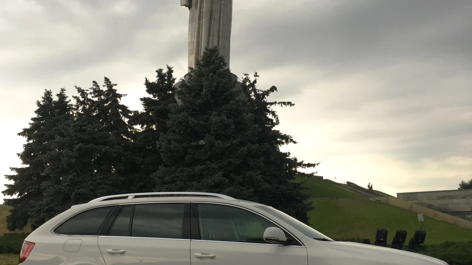 Skoda Superb Combi Elegance 1.8 3