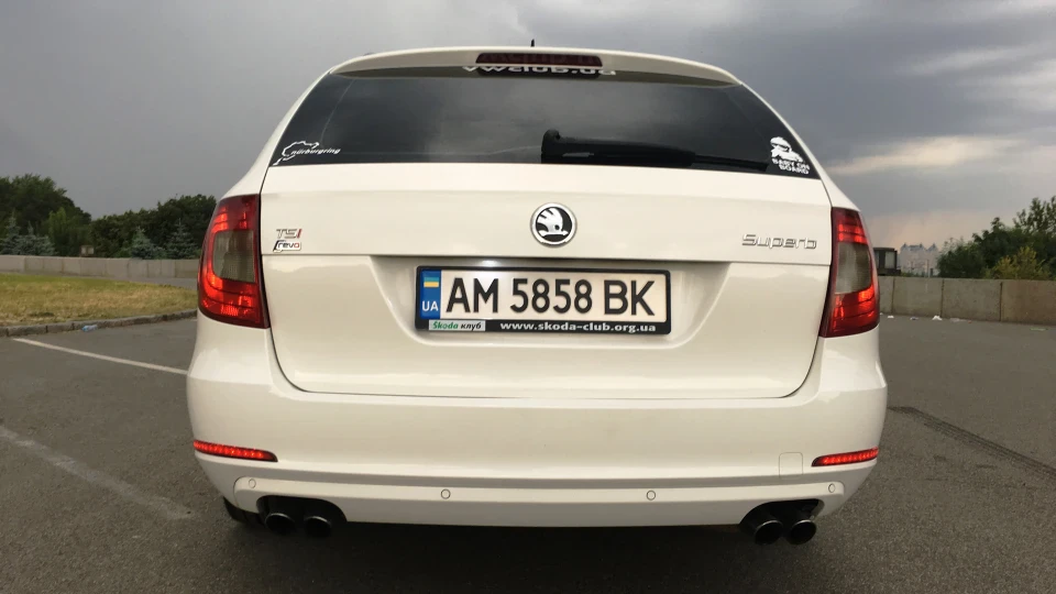 Skoda Superb Combi Elegance 1.8 5