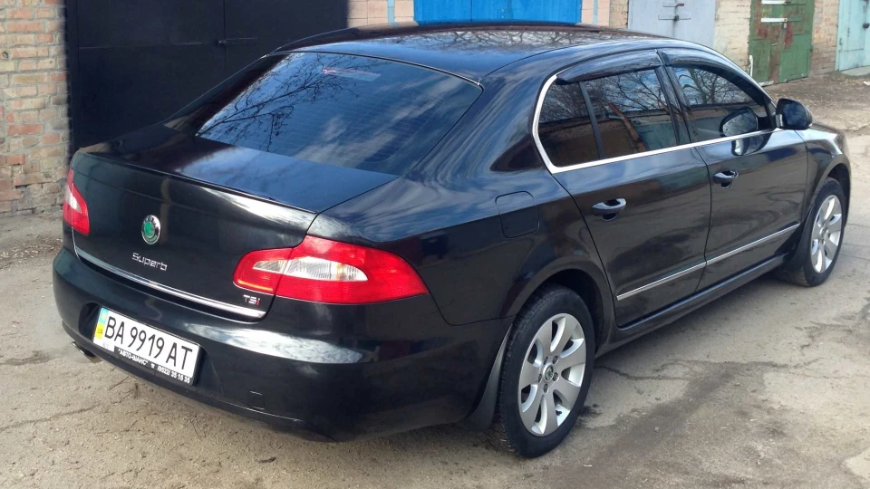 Skoda Superb 1.8 TSI Atomobil 2