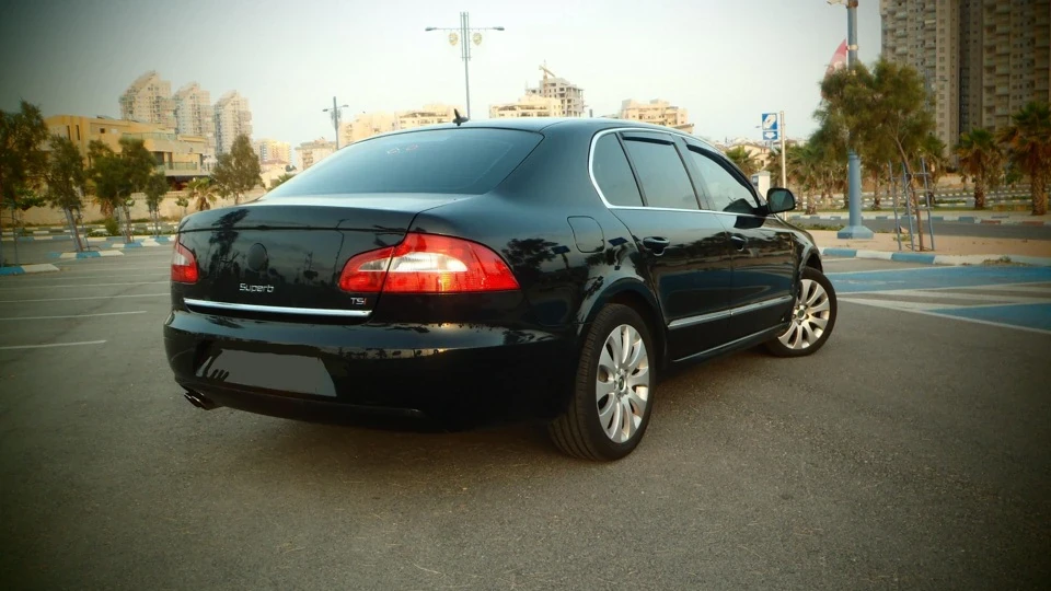 Skoda Superb 1.8 TSI Black Elegant 4