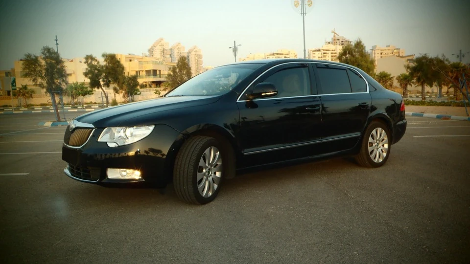 Skoda Superb 1.8 TSI Black Elegant 5