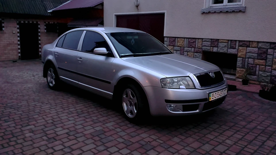 Skoda Superb 1.8 TURBik 4