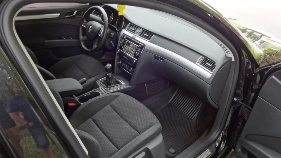 Skoda Superb 2.0 TDI 103kw механіка 2