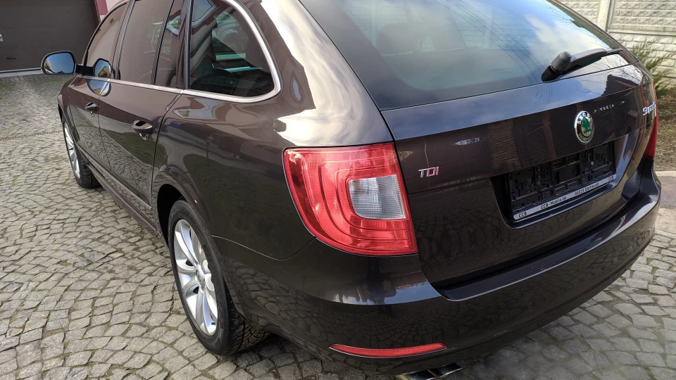 Skoda Superb 2,0 TDI Elegance 3