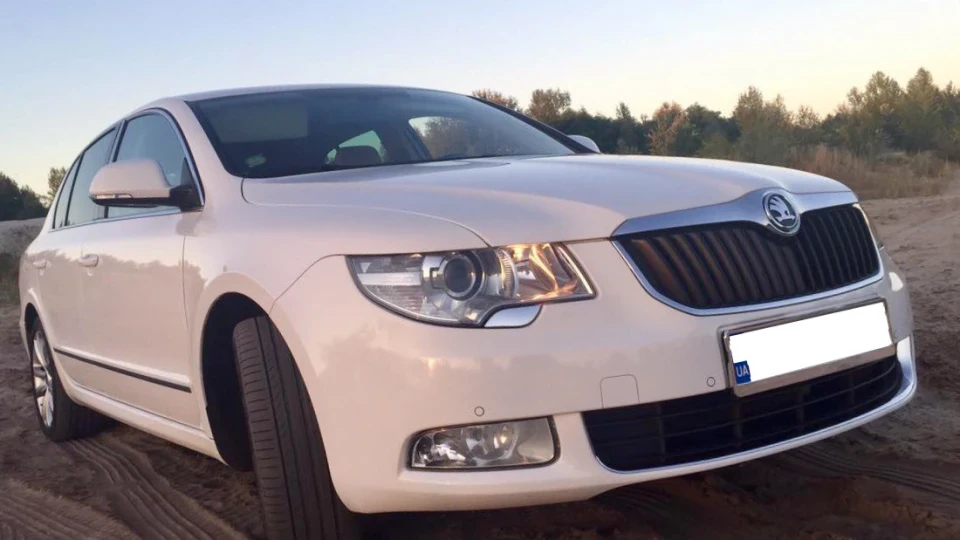 Skoda Superb 2.0 TDI White 4x4 125 kw 2