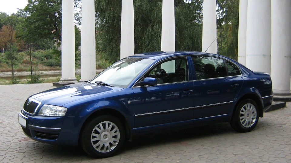 Skoda Superb 2,8 Elegance 2