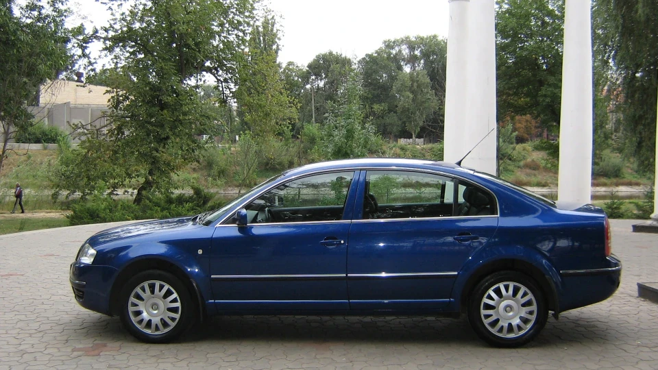 Skoda Superb 2,8 Elegance 3