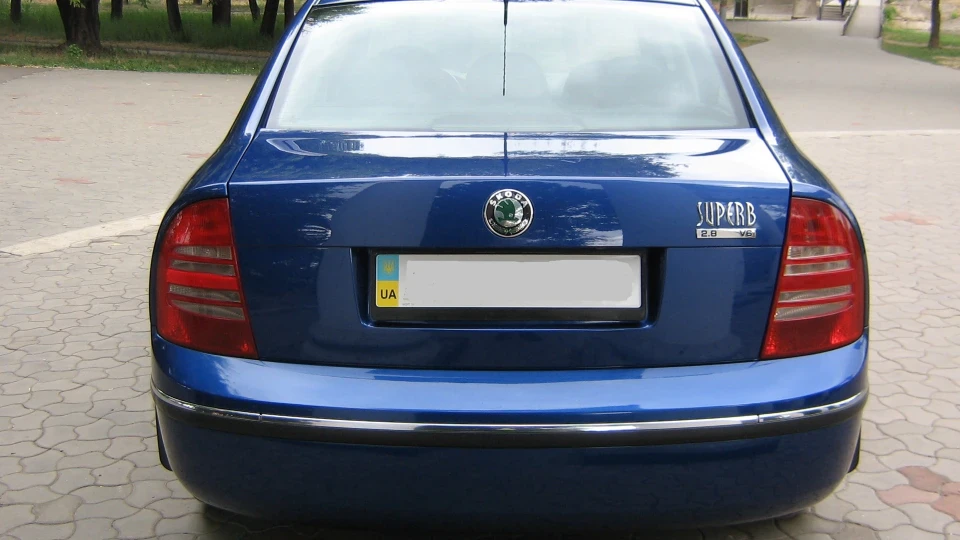 Skoda Superb 2,8 Elegance 5