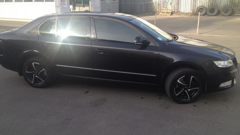 Skoda Superb - Бетмобіль! 5
