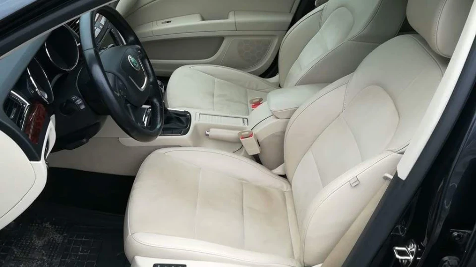 Skoda Superb Black full 2012 2