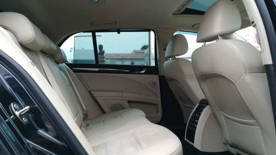 Skoda Superb Black full 2012 3