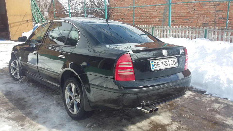 Skoda Superb Black panther 3