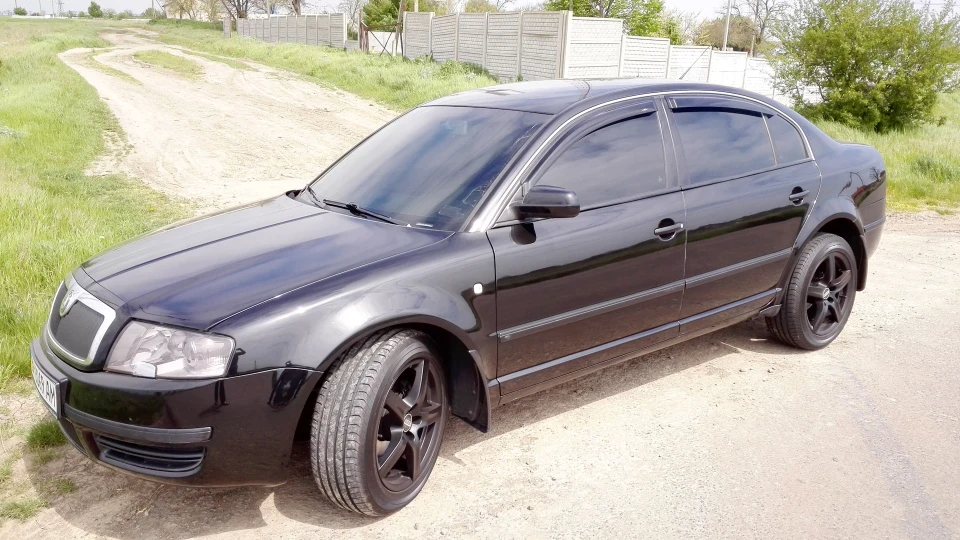 Skoda Superb Чорна Королева 2