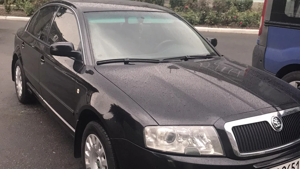 Skoda Superb Чорний-Чорний 3