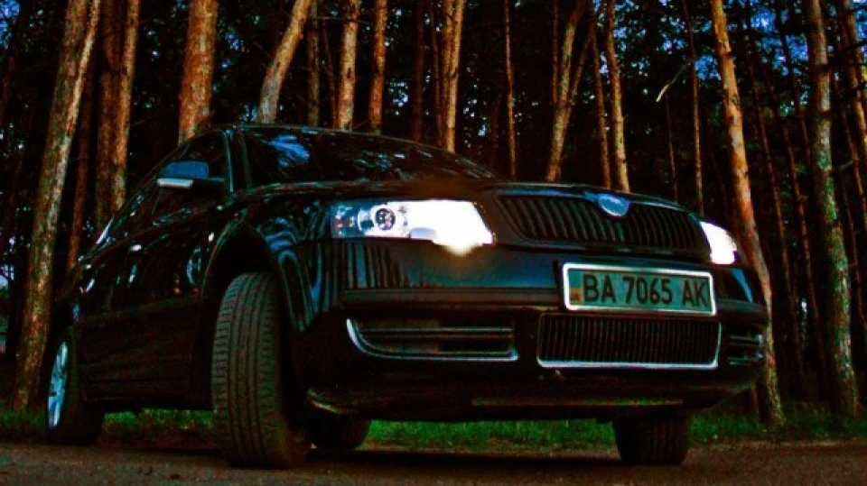 Skoda Superb Чорний металік 1.9 TDI 3