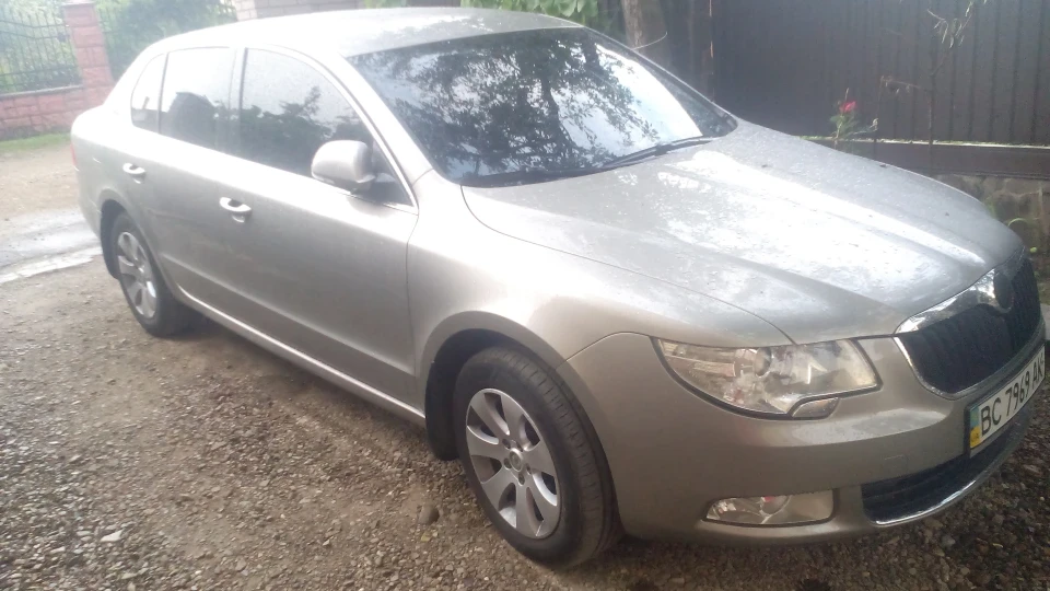 Skoda Superb Limusinus 2