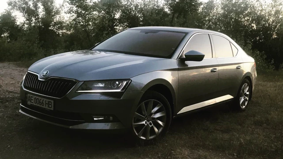 Skoda Superb Mr. Gray