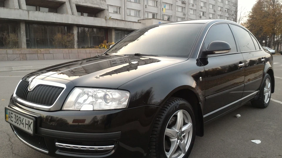 Skoda Superb наземний Boeing 777 5