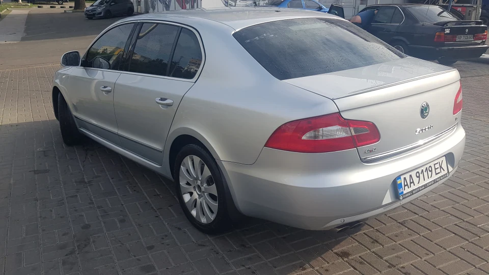 Skoda Superb звичайний VR6