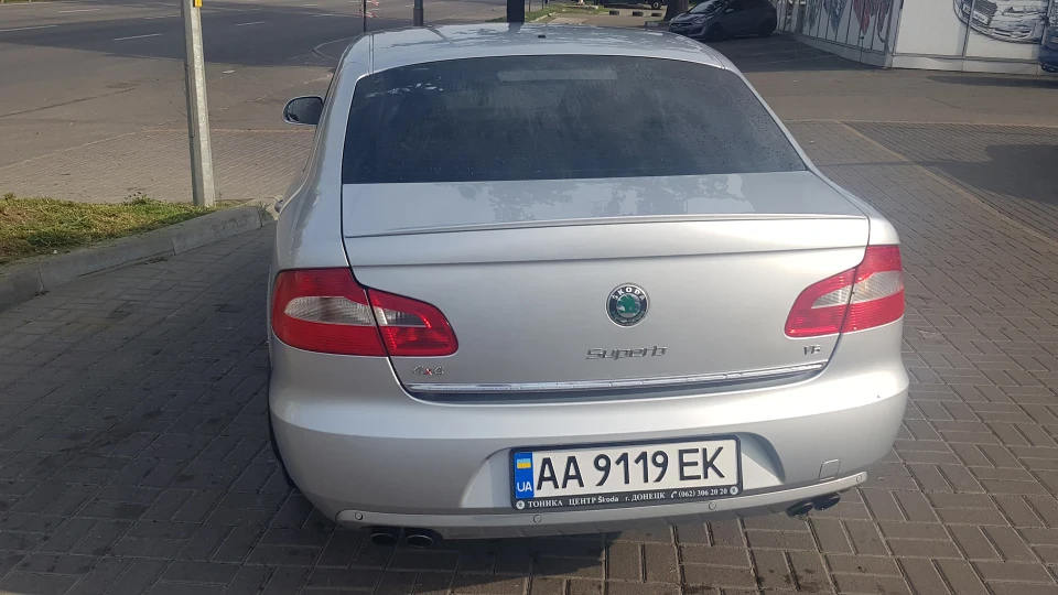 Skoda Superb звичайний VR6 2