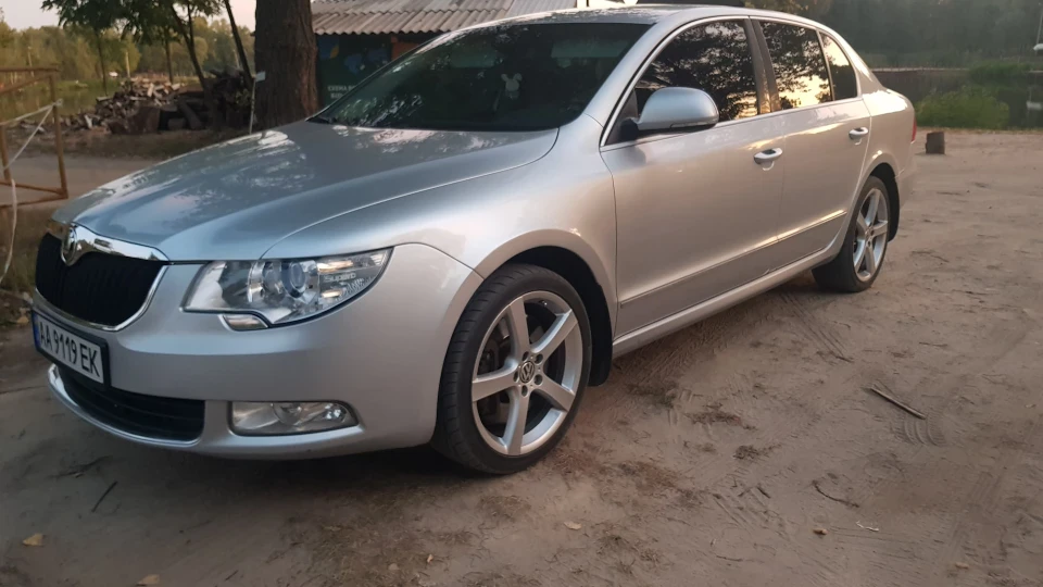 Skoda Superb звичайний VR6 4
