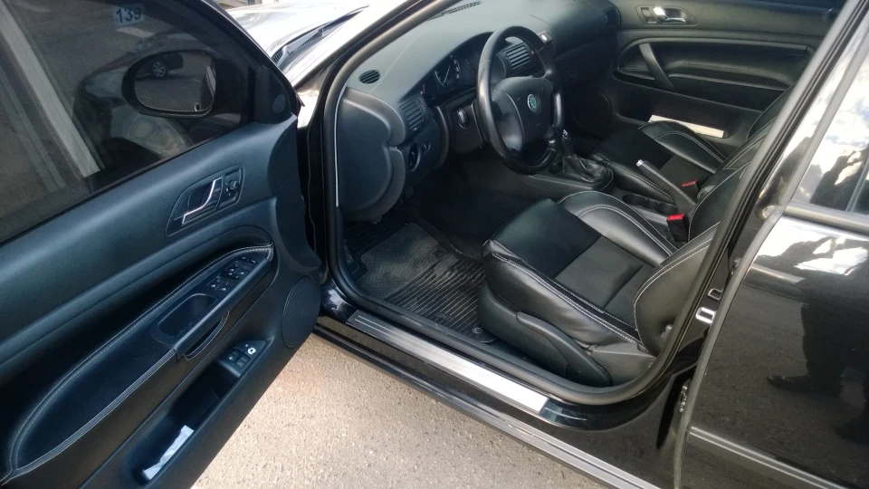 Skoda Superb shark 2