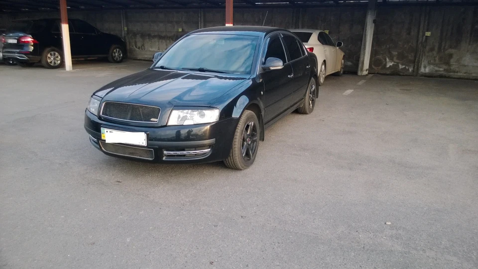 Skoda Superb shark 3