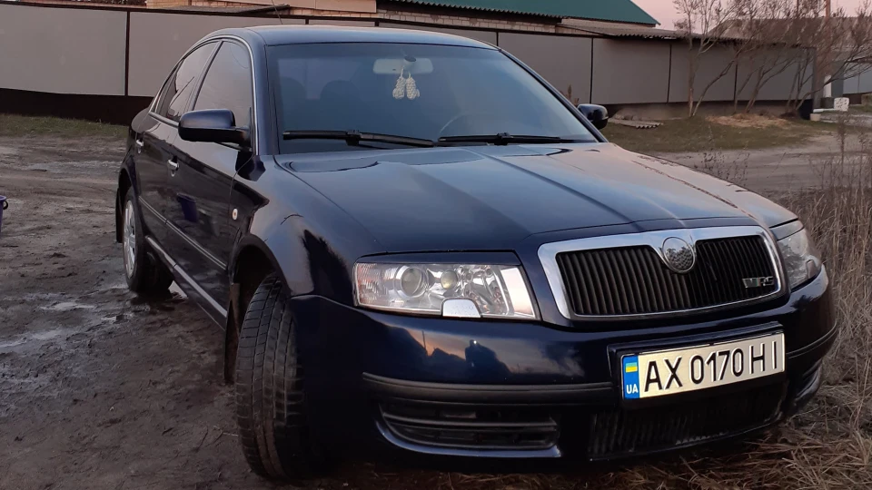 Skoda Superb Синій лайнер 5
