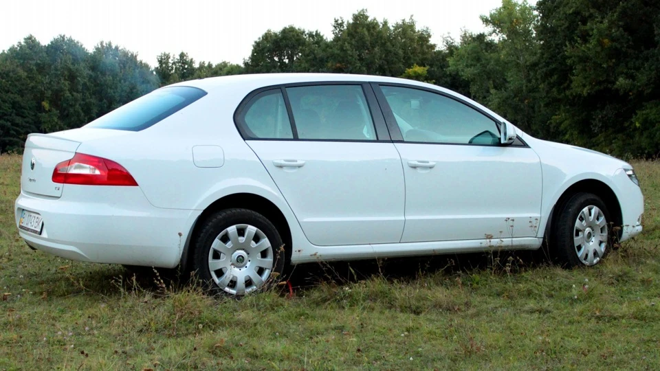Skoda Superb White dream 4