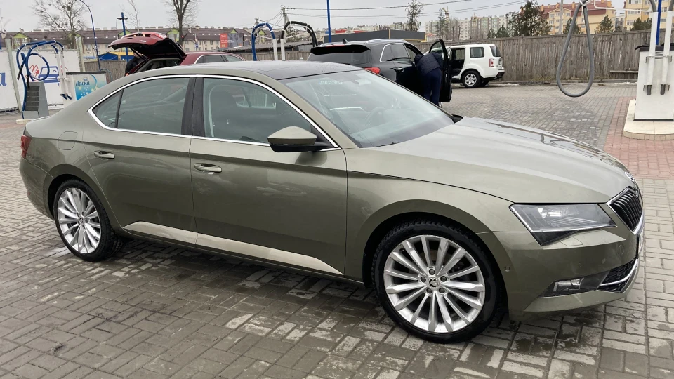 Skoda Superb Жаба