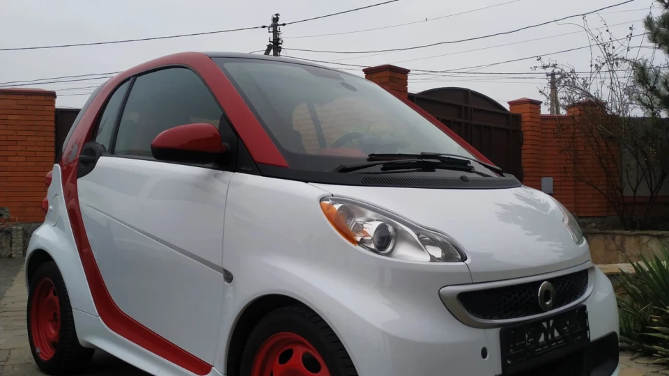 Smart fortwo electric drive «КРУТИЙ ГІРОСКУТЕР»