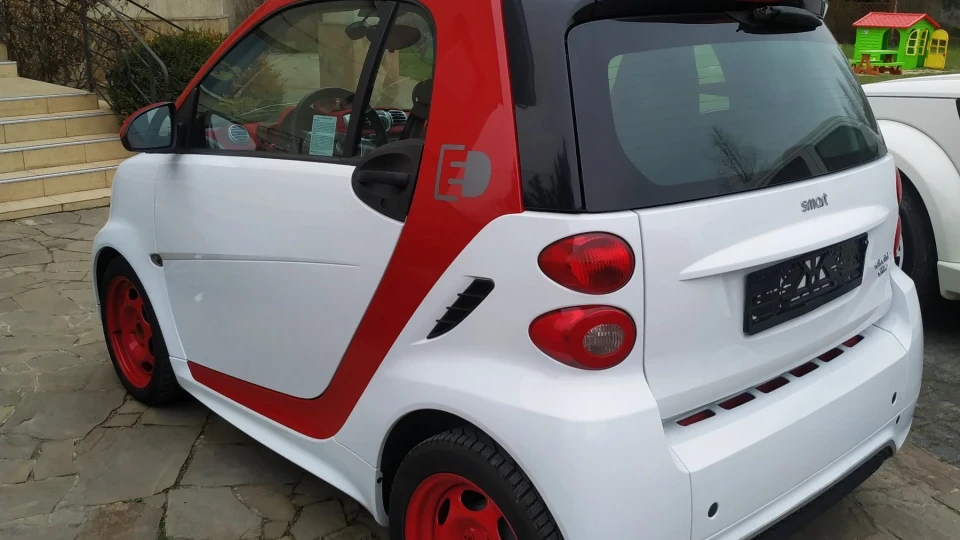 Smart fortwo electric drive «КРУТИЙ ГІРОСКУТЕР» 3