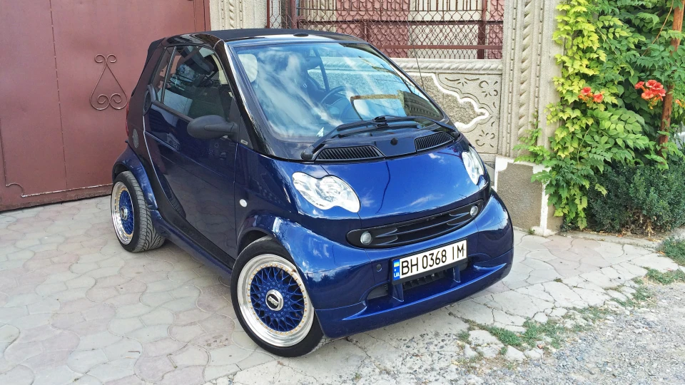 Smart fortwo on BBS RS 16x8.5/7.5 2