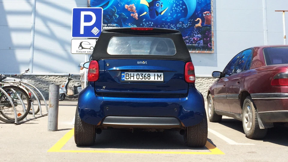 Smart fortwo on BBS RS 16x8.5/7.5 3