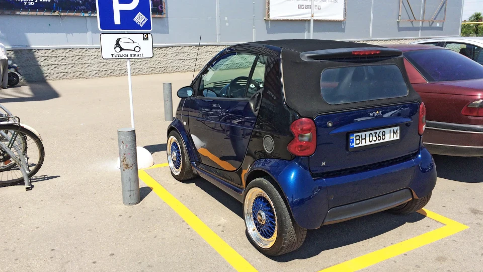 Smart fortwo on BBS RS 16x8.5/7.5 5