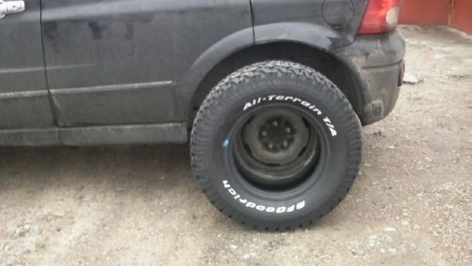 SsangYong Actyon Чорний лак 2.3і 4х4