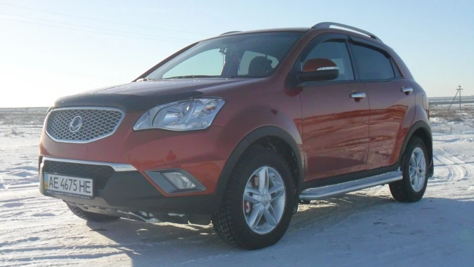 SsangYong Korando помаранче 2