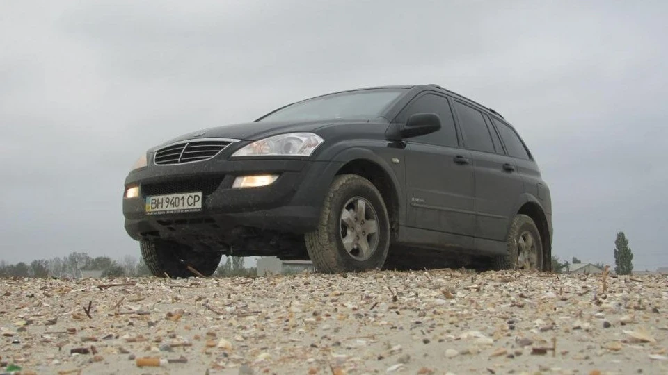 SsangYong Kyron black, 2.0 turbo, AT. 4